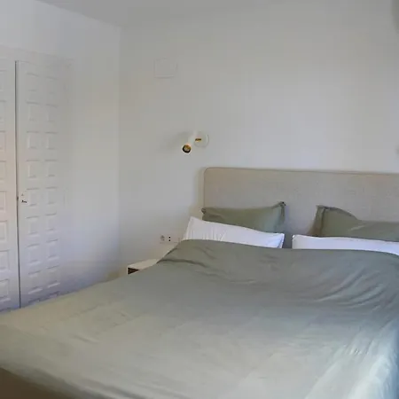 Beautiful With Private Pool And Amazing View * Κάλπε